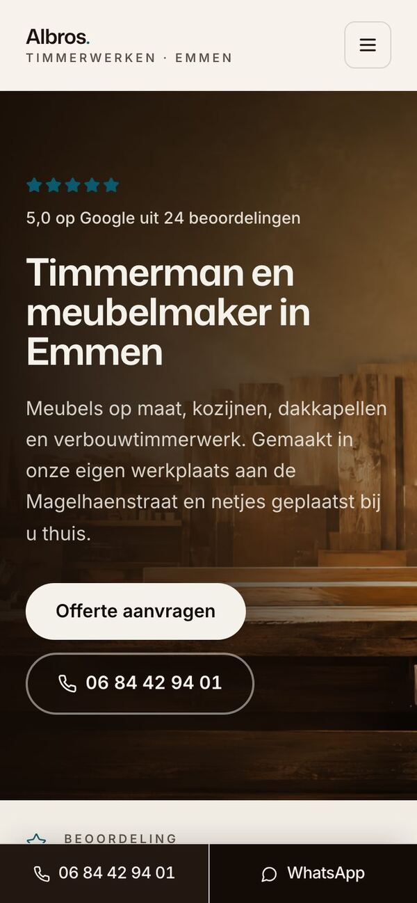 De website van Albros Timmerwerken op een telefoon