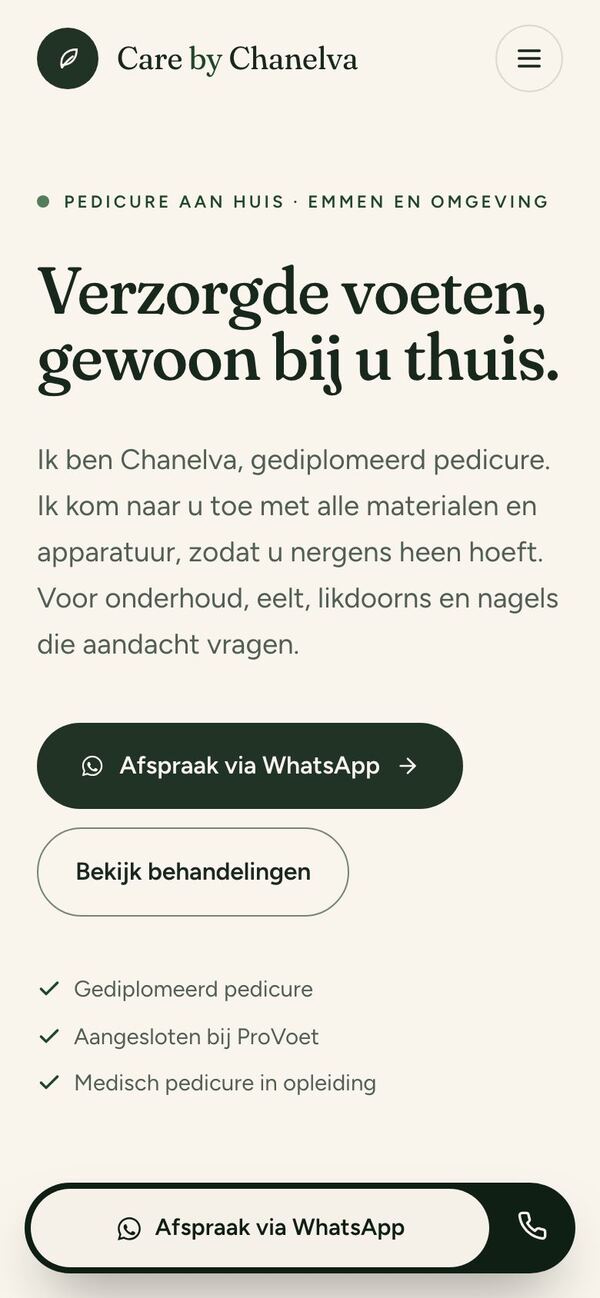 De website van Care by Chanelva op een telefoon