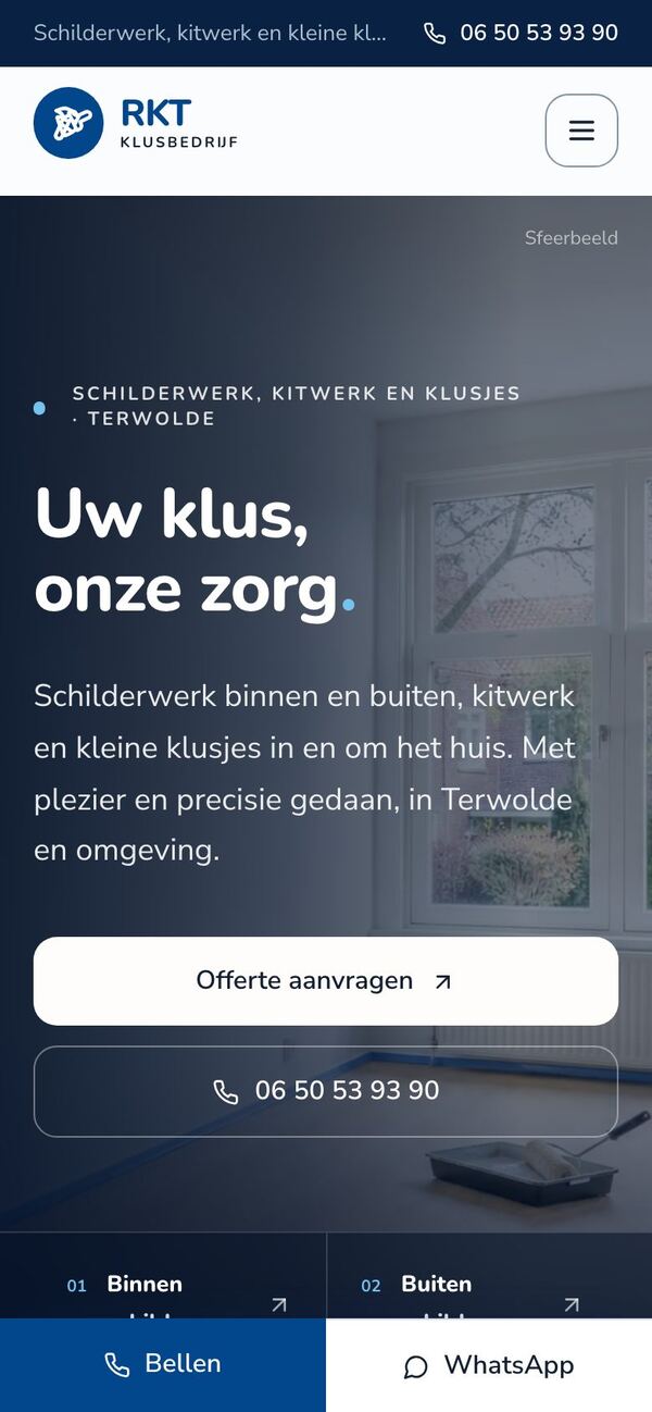 De website van RKT Klusbedrijf op een telefoon
