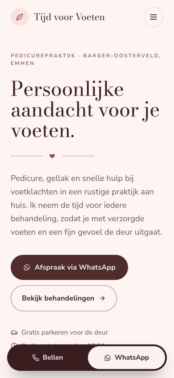 De website van Tijd voor Voeten op een telefoon